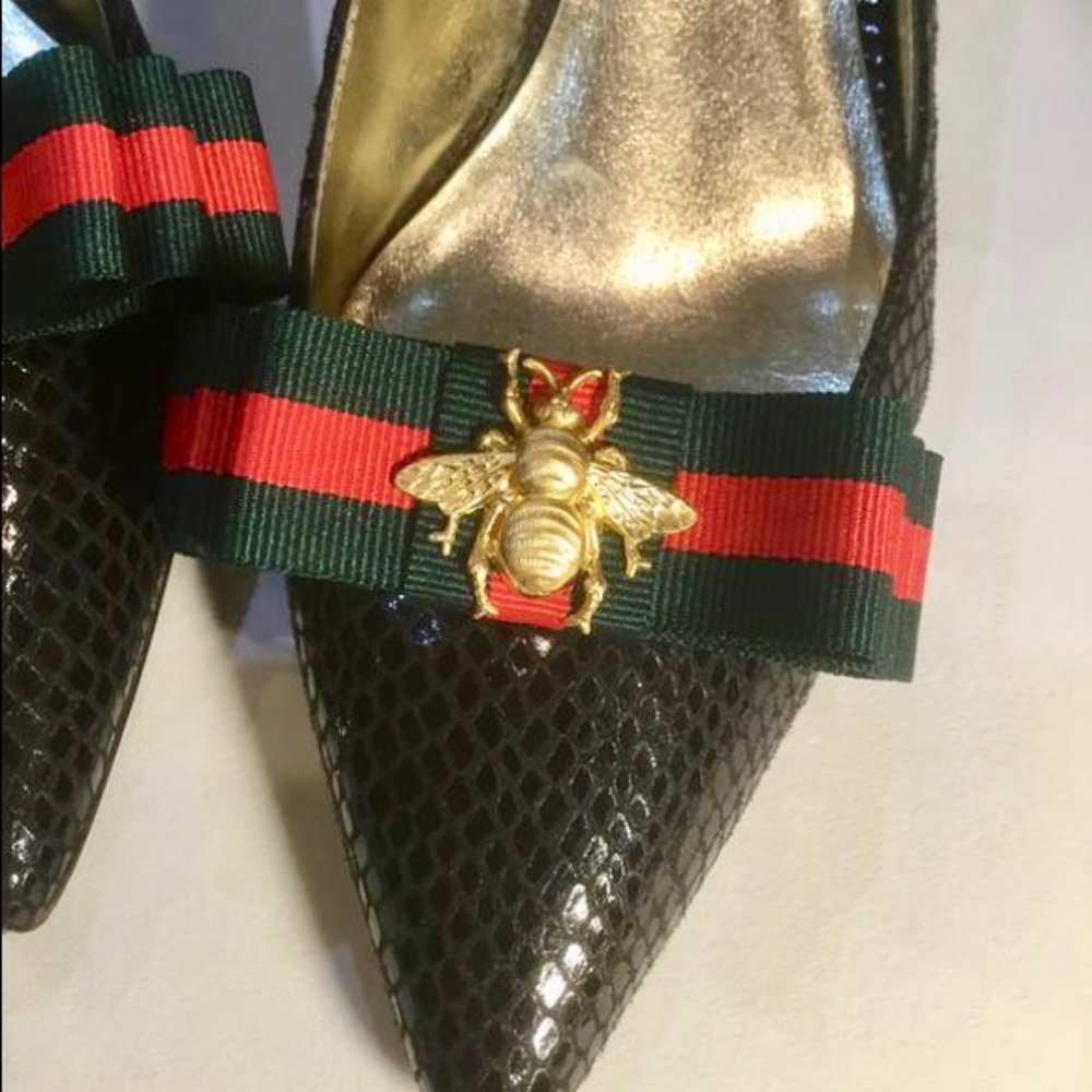 Red and Green Bee Bow Shoe Clips